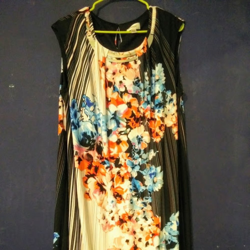 White and Black Multicolor Floral Maxi Dress